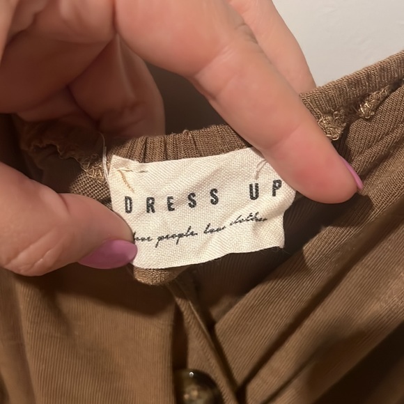 Tan spaghetti strap dress with front opening - Picture 3 of 4